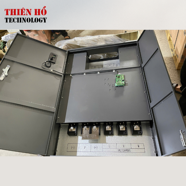 BIẾN TẦN ARINCO AV68-0250G3/0285P3